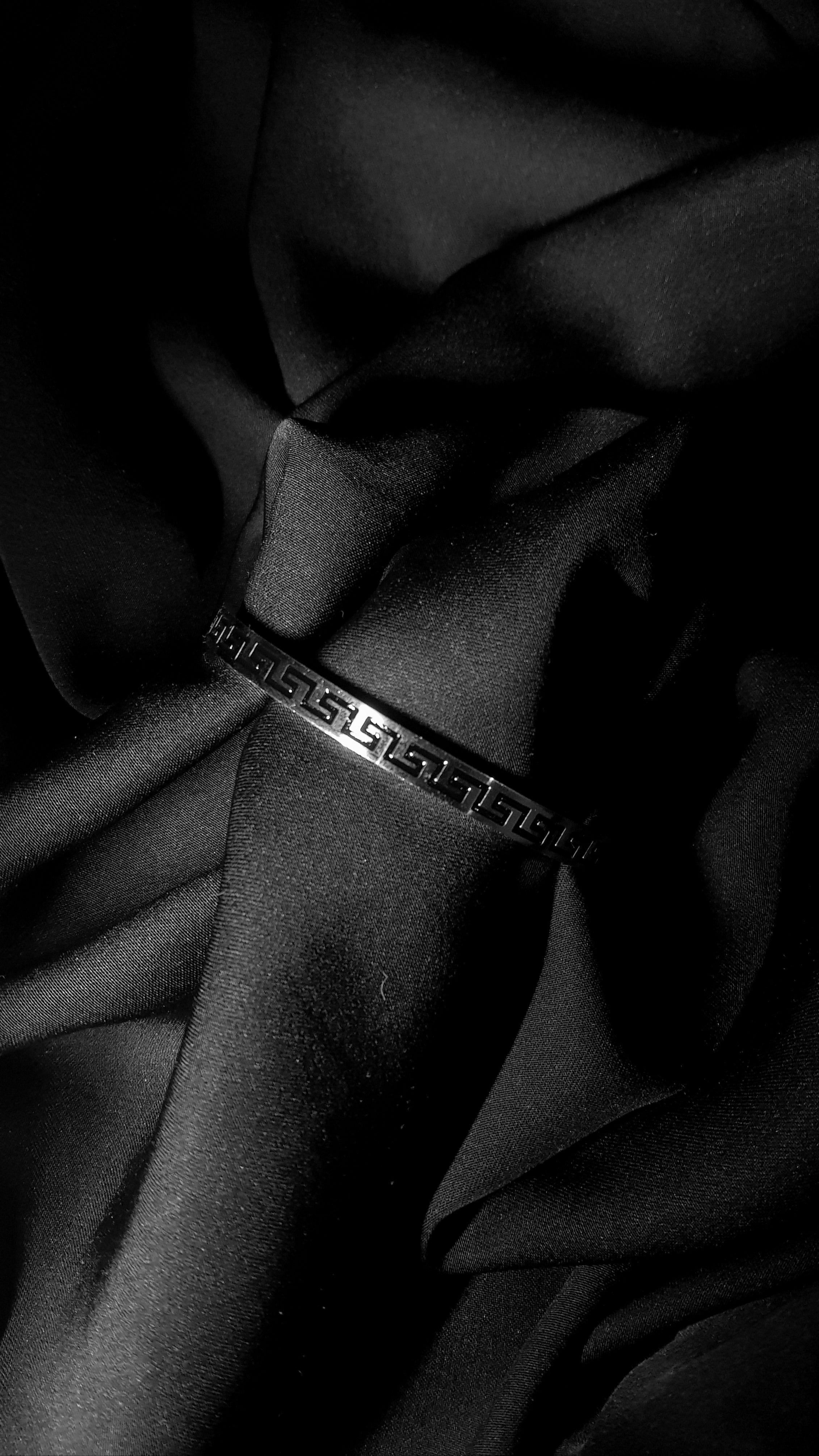 Noir Greco Cuff
