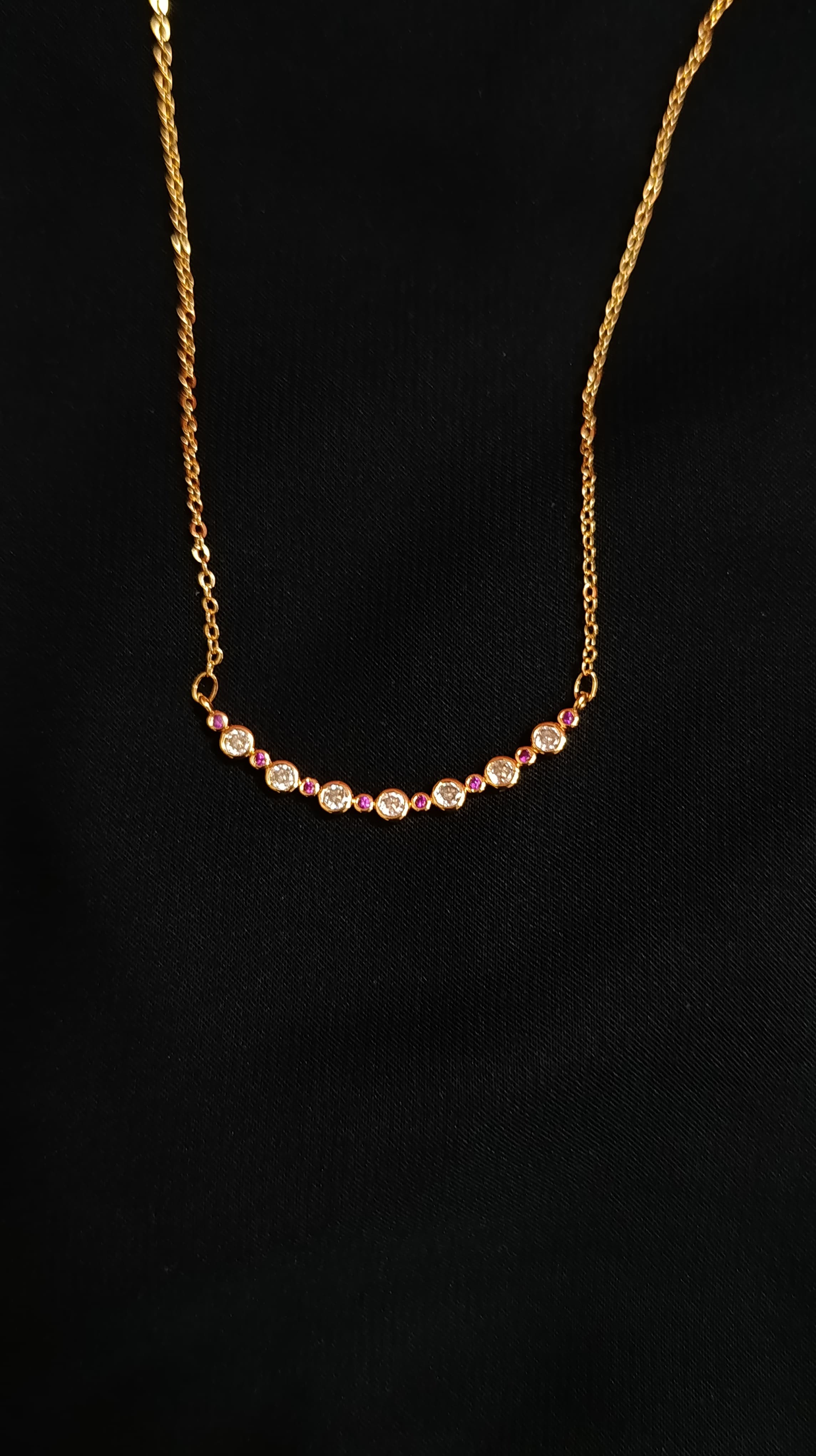 The Rosé Arch Necklace