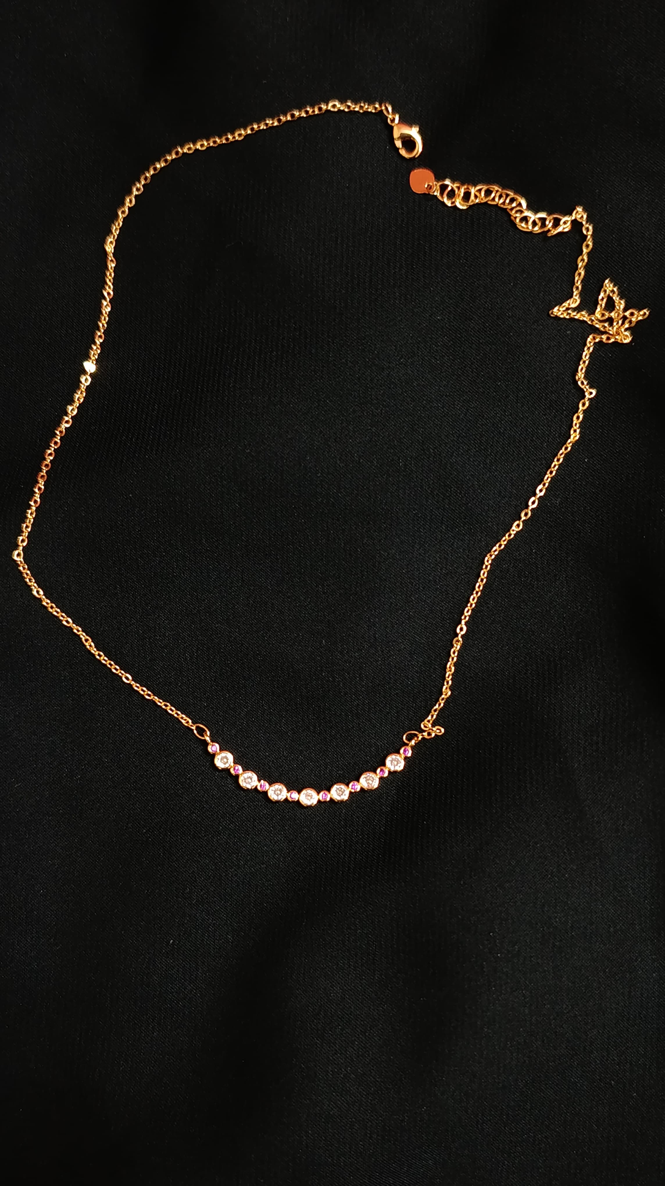 The Rosé Arch Necklace